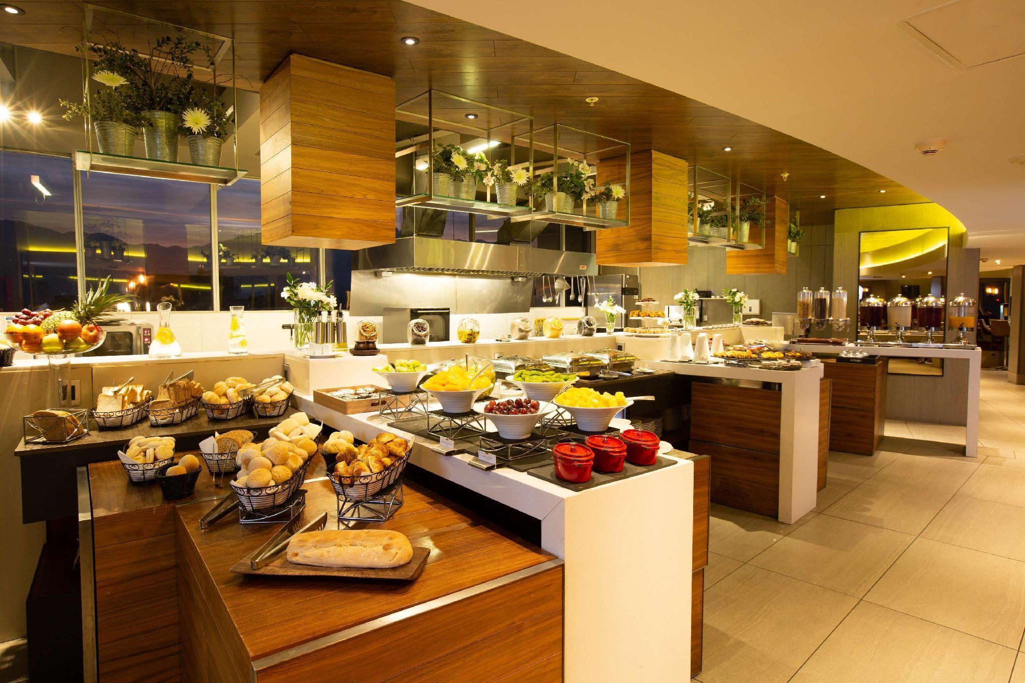 Doubletree By Hilton Santiago Kennedy, Chile Hotell Eksteriør bilde