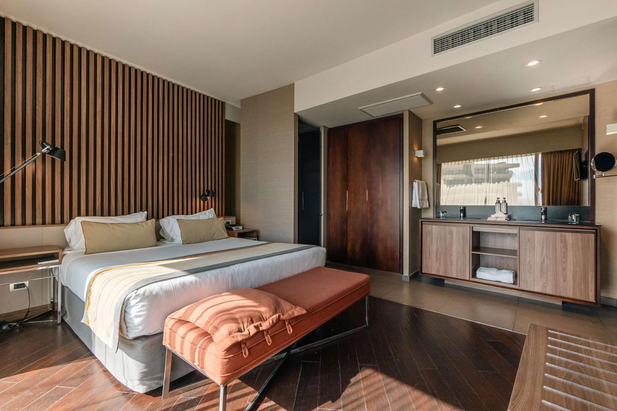 Doubletree By Hilton Santiago Kennedy, Chile Hotell Eksteriør bilde